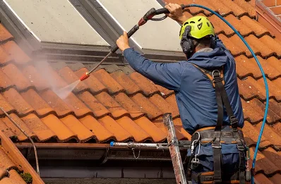 Démoussage et hydrofuge de toiture à Cordebugle