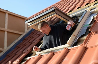 Pose de fenêtres de toit Velux à Cordebugle